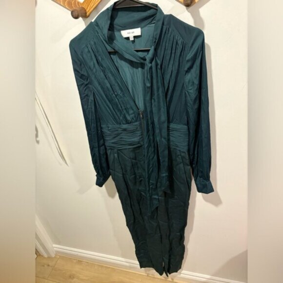 Reiss Kinley Plunge Tie Detail Green Jumpsuit - Picture 4 of 15